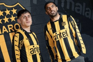 Peñarol presentó su nueva camiseta junto a Puma inspirada en el modelo 1994/95