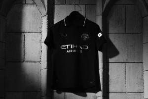 Puma y el Manchester City lanzaron su nueva camiseta alternativa para la temporada 2025/26