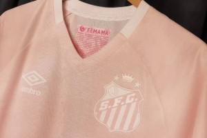 Umbro presentó las camisetas edición especial por Octubre Rosa en Brasil