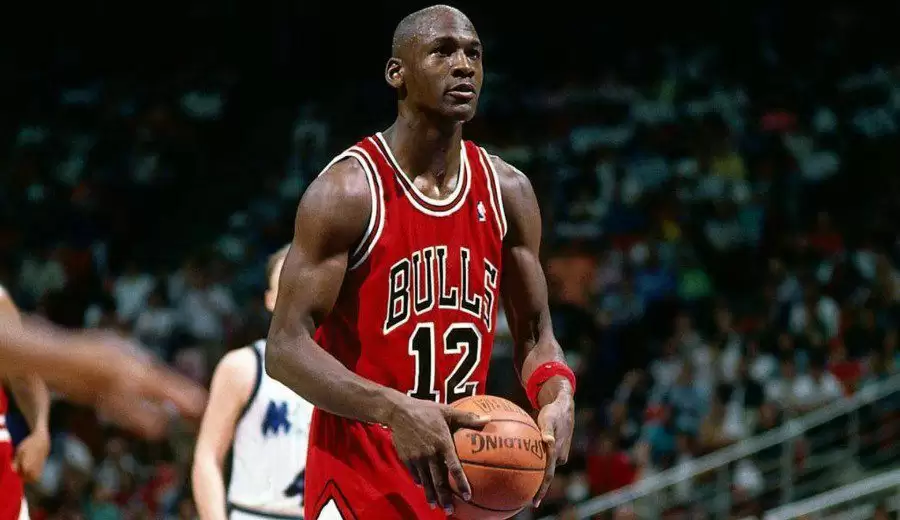 Serrado Trastorno Adviento El día que Michael Jordan usó una camiseta de los Chicago Bulls con el  número 12