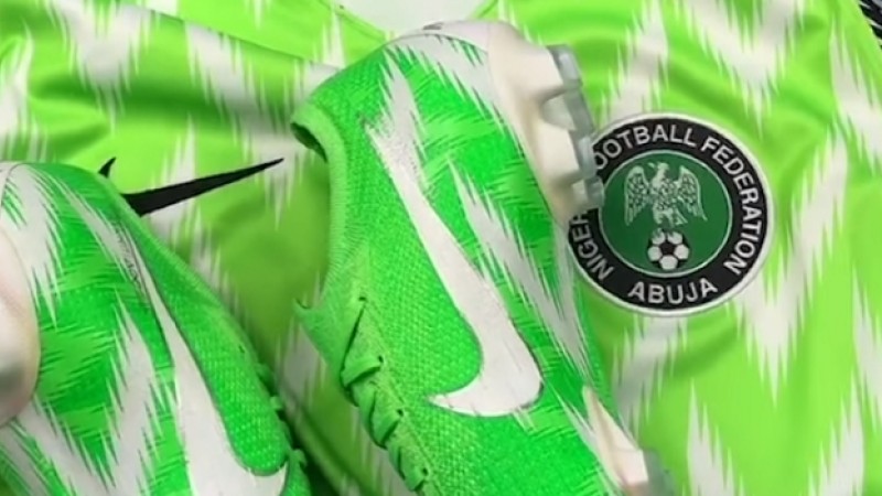 crédito Cuervo Integración Nike presentó un nuevo diseño de botines inspirados en la camiseta de  Nigeria | Marketing Registrado