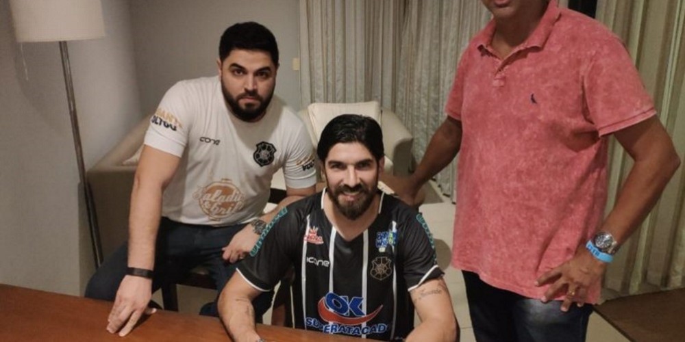 Sebasti&aacute;n Abreu firm&oacute; con un club brasile&ntilde;o y ya suma 28 equipos en su r&eacute;cord Guinness