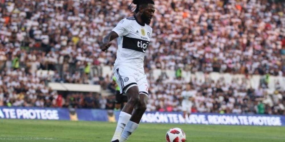 Olimpia deber&aacute; pagar una suma millonaria para repatriar a Adebayor 