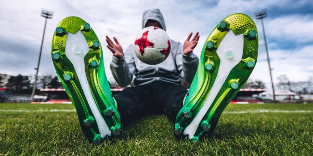 adidas se alineó al cambio de estación y presentó su nuevo par de botines