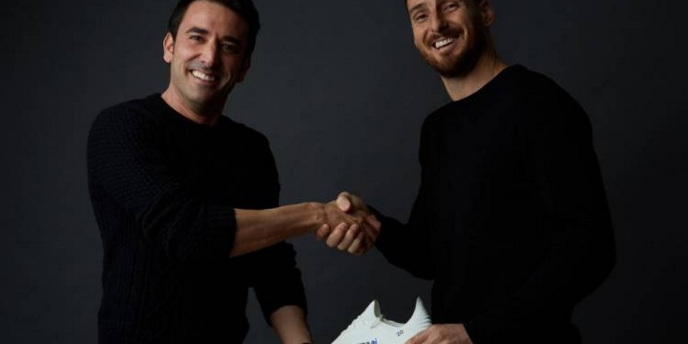 Patrocinio en los botines, la nueva estrategia de marketing deportivo que empezó en España