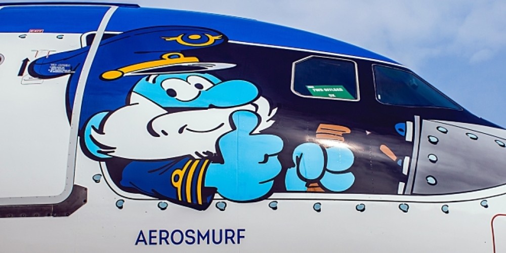 Aerosmurf, la aeronave de Los Pitufos que revoluciona el f&uacute;tbol belga