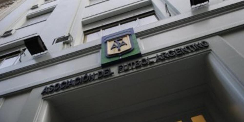 En Argentina, si los clubes no pagan, no habr&aacute; f&uacute;tbol en el 2014 