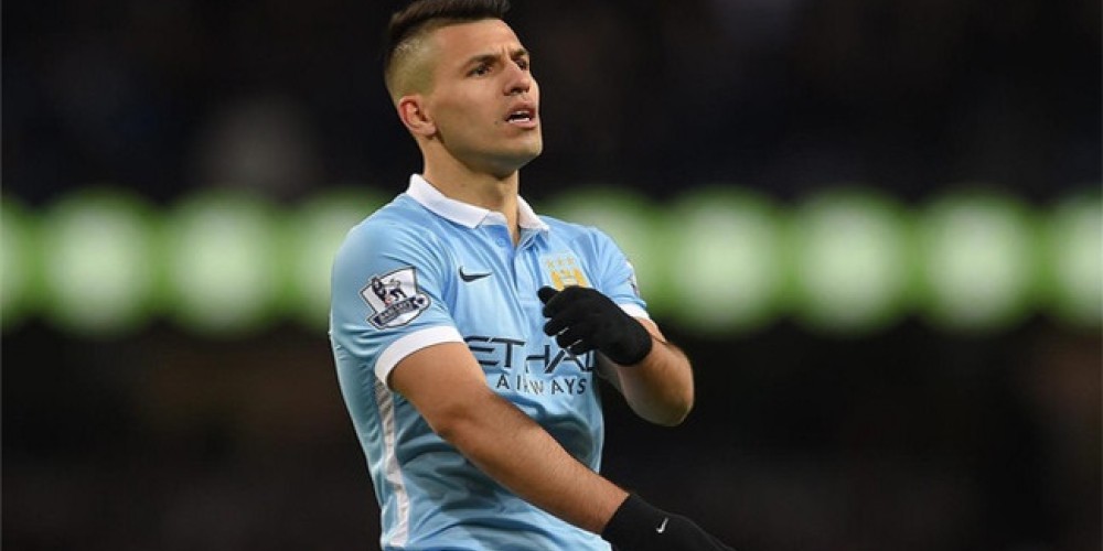 Los directivos del Manchester City quieren que Ag&uuml;ero se retire en el club