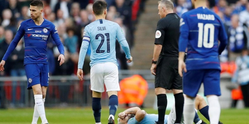 &iquest;Ag&uuml;ero sufri&oacute; la falta m&aacute;s r&aacute;pida de la historia del f&uacute;tbol?