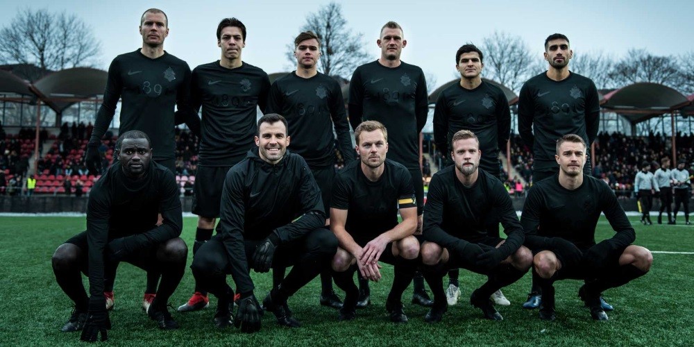 El AIK de Suecia lanzó una edición especial de camiseta completamente negra que ya es furor