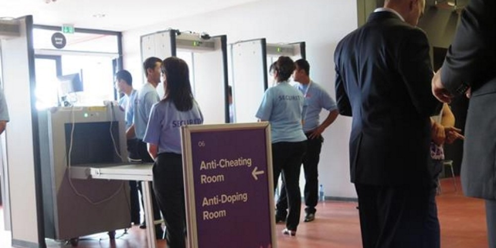 Un ajedrecista usó un celular y lo sancionaron