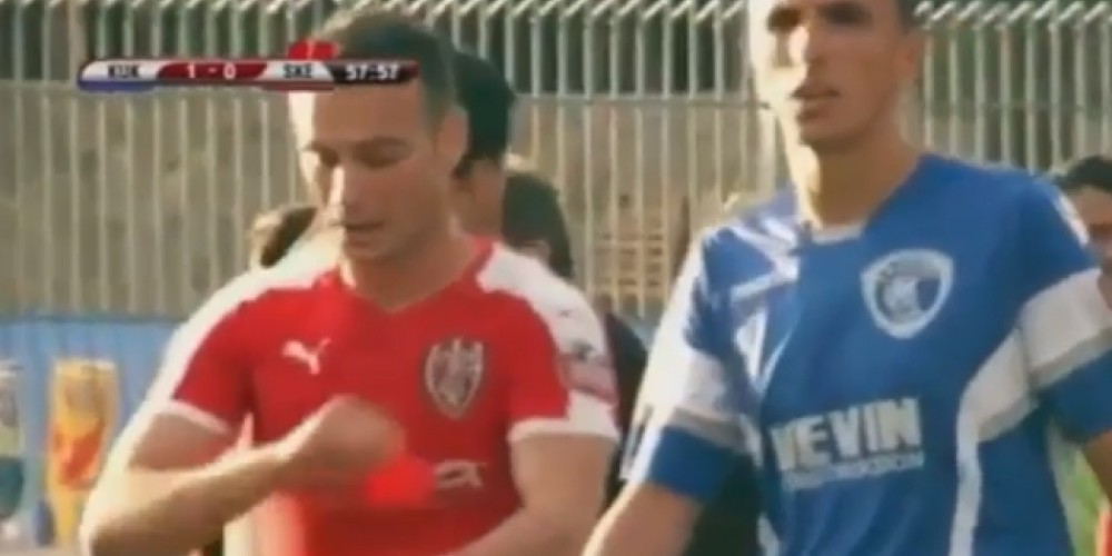La historia del jugador albano que le rompió la tarjeta roja al árbitro tras ser expulsado