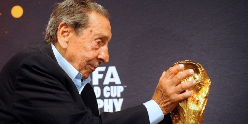 El uruguayo Alcides Ghiggia fue elegido el mejor jugador de la historia de los mundiales