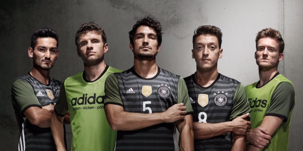 adidas sorprende con la camiseta alternativa de Alemania que será reversible