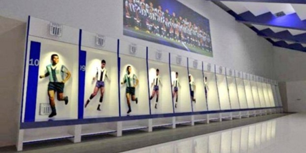 Alianza Lima mostr&oacute; sus renovados vestuarios con glorias de todos los tiempos