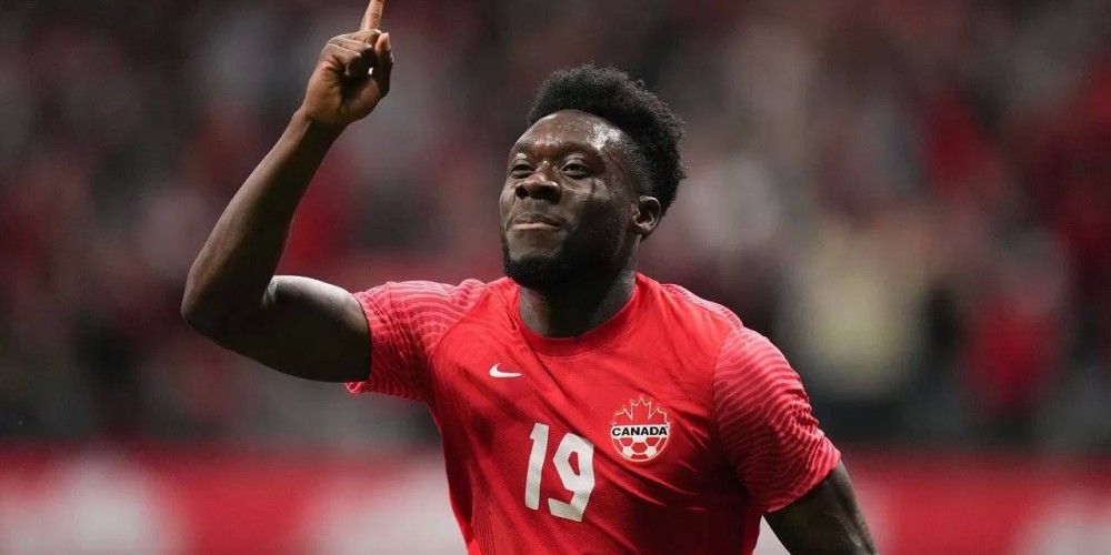 Alphonso Davies se niega a que Canadá venda camisetas con su nombre