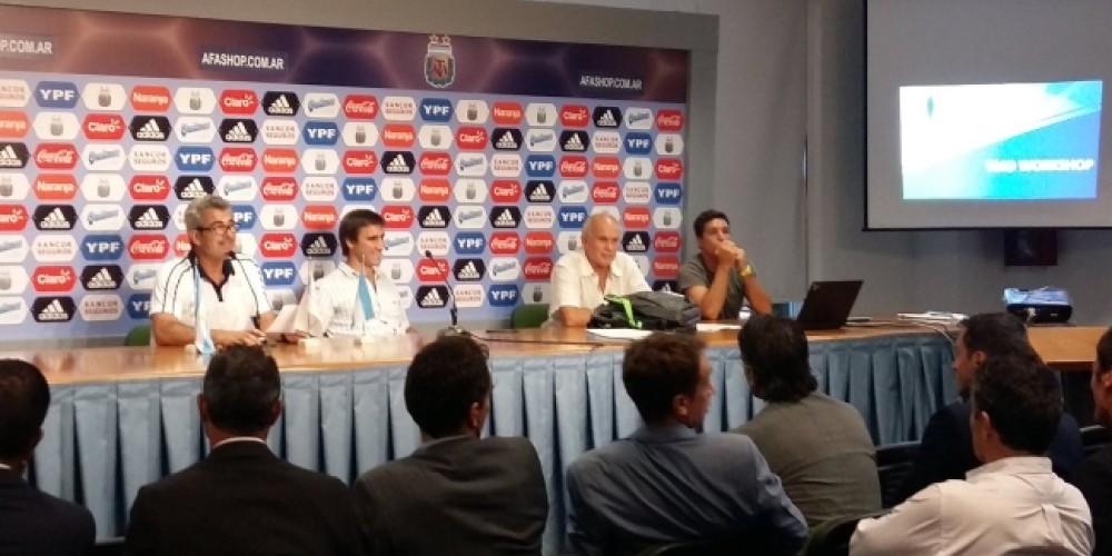 Los &aacute;rbitros argentinos de f&uacute;tbol y rugby se juntaron para hablar del videoref