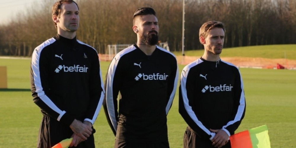 Tres jugadores del Arsenal fueron &aacute;rbitros por un d&iacute;a