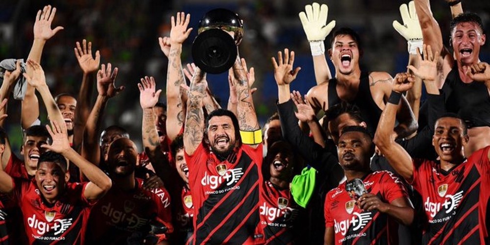 Los futbolistas argentinos con más títulos en la historia