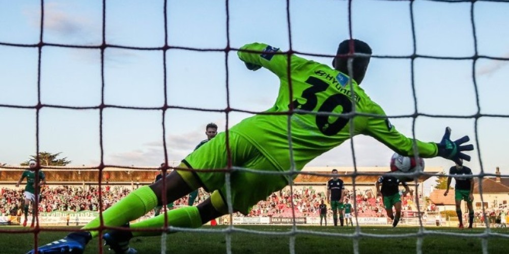 El arquero irland&eacute;s de 16 a&ntilde;os por el que el City pag&oacute; 400 mil euros