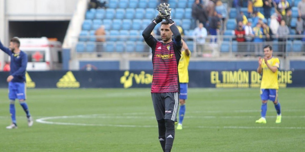 La curiosa historia del arquero que debutó en LaLiga de España con 41 años