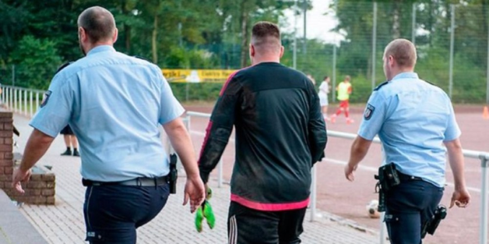 Detuvieron a un arquero luego de que su equipo perdiera 43 a 0