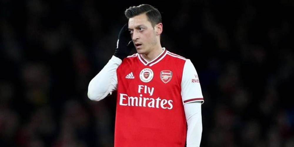 La televisión china cancela la transmisión de la Premier League por culpa de Mesut Ozil