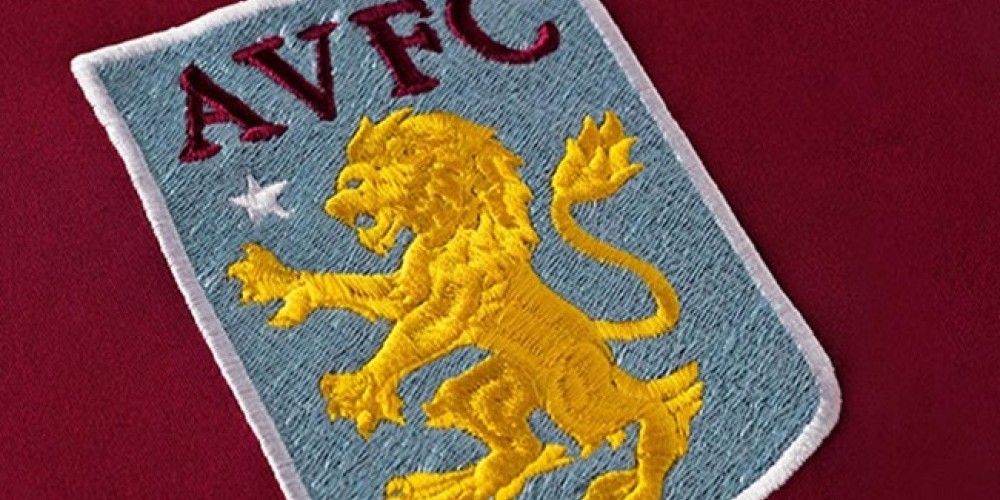 Aston Villa modificó el logo de su escudo