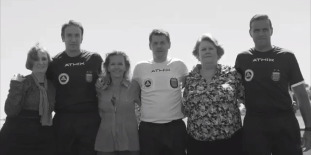 Athix present&oacute; un emotivo spot con las madres de los &aacute;rbitros argentinos