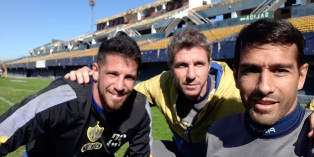 Daniel Saranzotti, la historia del entrenador de arqueros que maneja una f&aacute;brica de ata&uacute;des