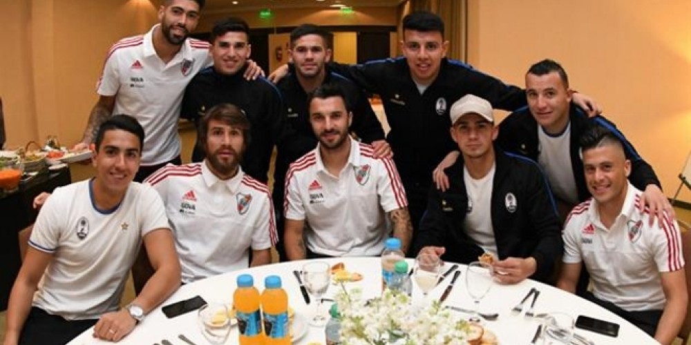 El jugador de Atlas que se quedó con cuatro camisetas de River