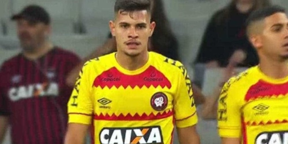 Atlético Paranaense juega con una “camiseta de España” en respaldo a Bolsonaro