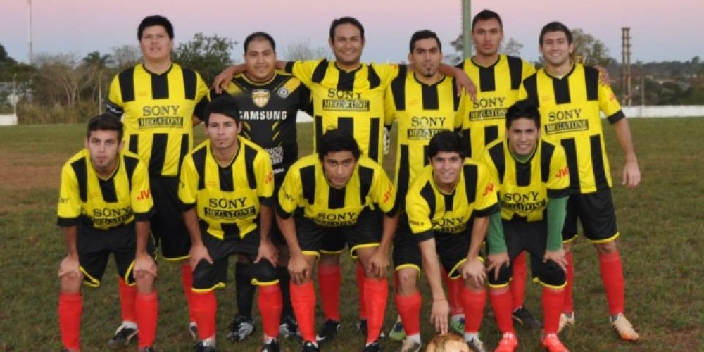 Un partido terminó con un jugador detenido por pegarle al árbitro