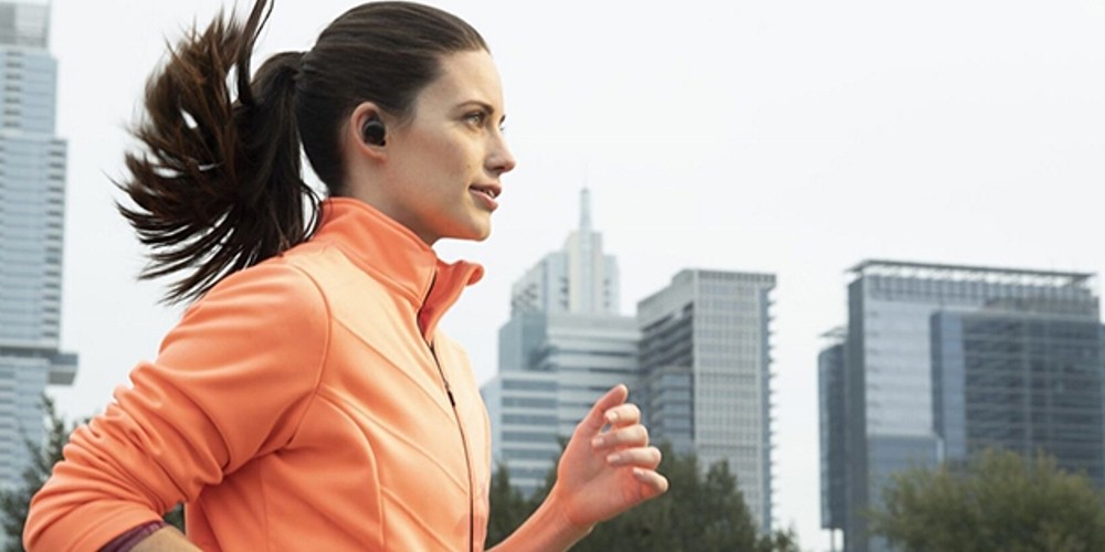 Amazon lanza su propia versión de AirPods y sale a competir en el mercado