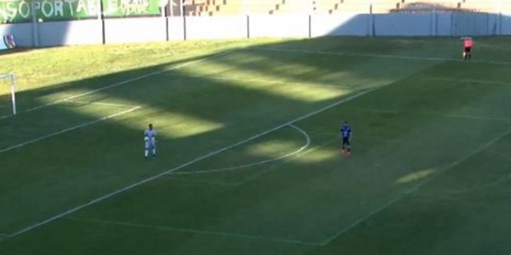 Ins&oacute;lito: el partido del Nacional B que se jug&oacute; con dos &aacute;reas en el mismo lado de la cancha