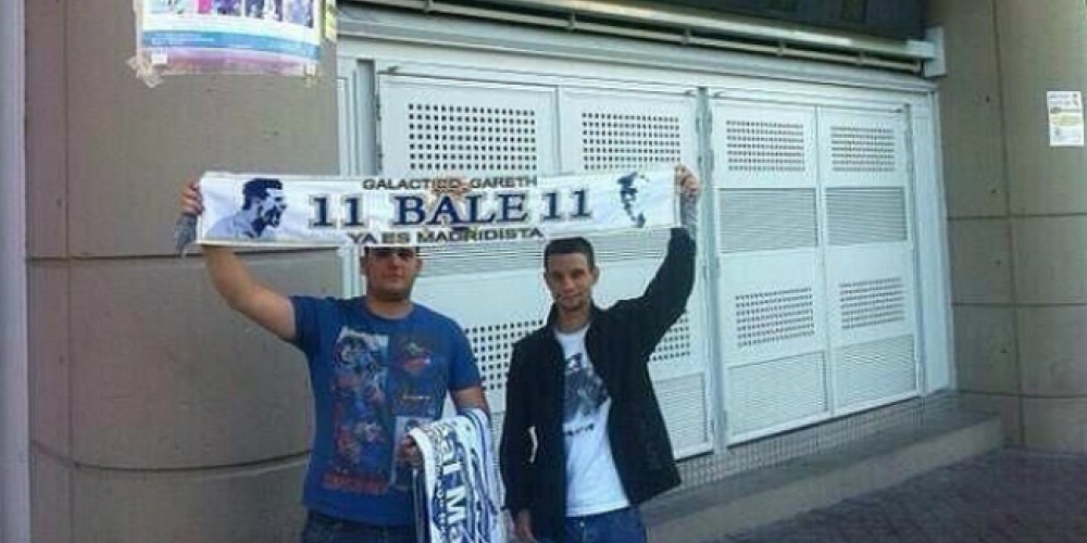 ​Ya se venden las bufandas de Bale