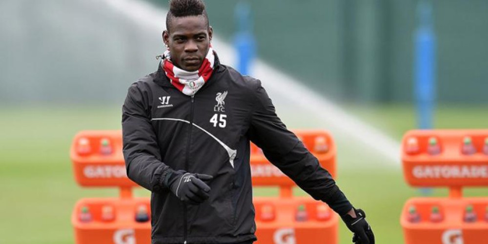 Balotelli y la millonaria cla&uacute;sula que le puso el Liverpool por portarse bien