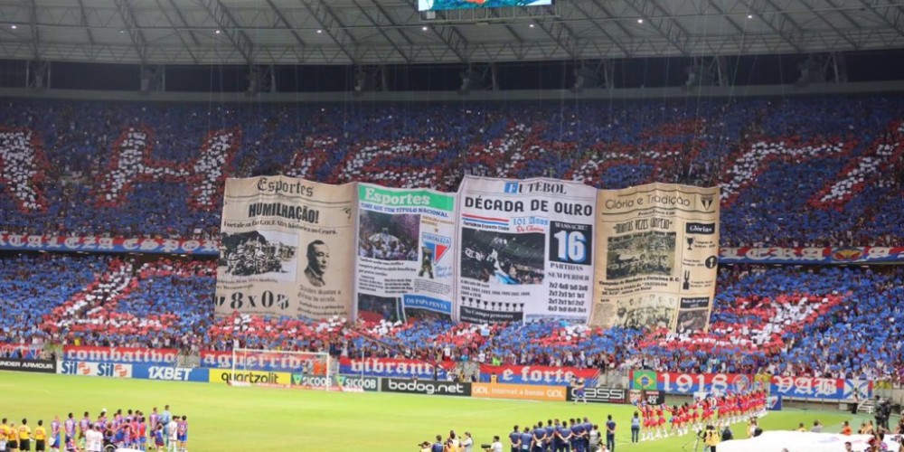 Suspendieron un partido por una bandera contra el VAR