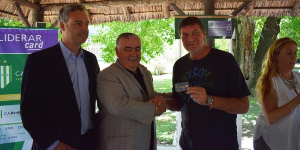 Nueva tarjeta de cr&eacute;dito Liderar-Cabal para el hincha de Banfield