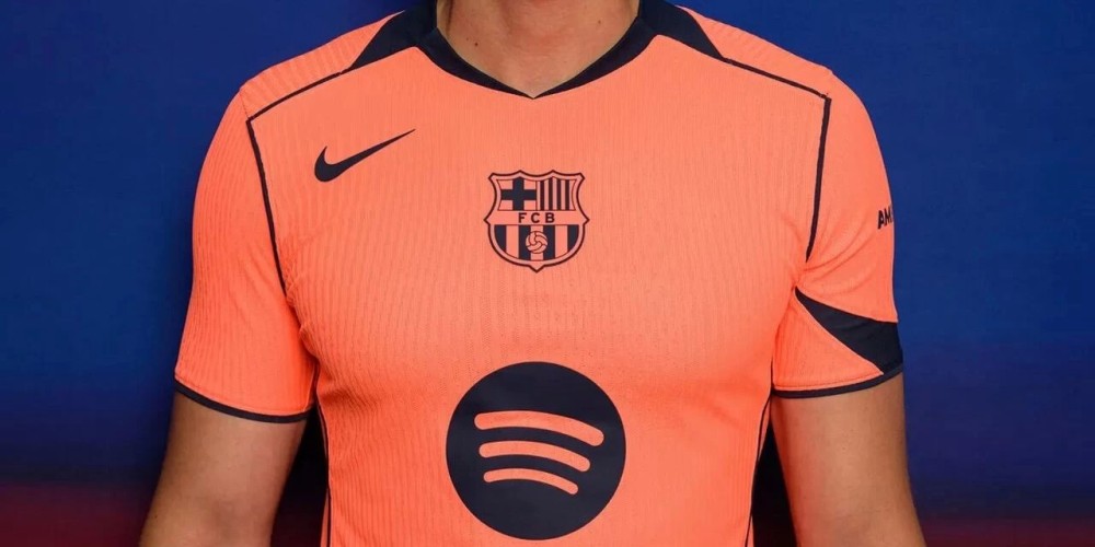 El Barça revive su historia con la nueva camiseta naranja 2025/26