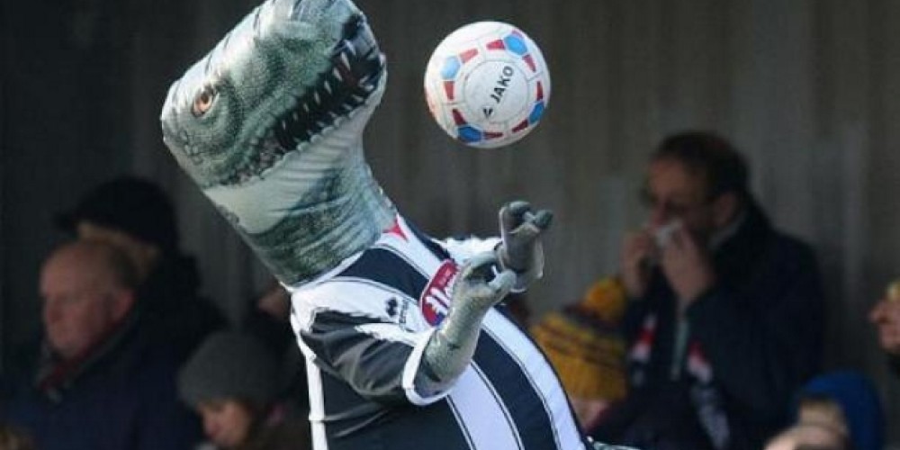 El club inglés que prohibió el ingreso de juguetes inflables a su estadio