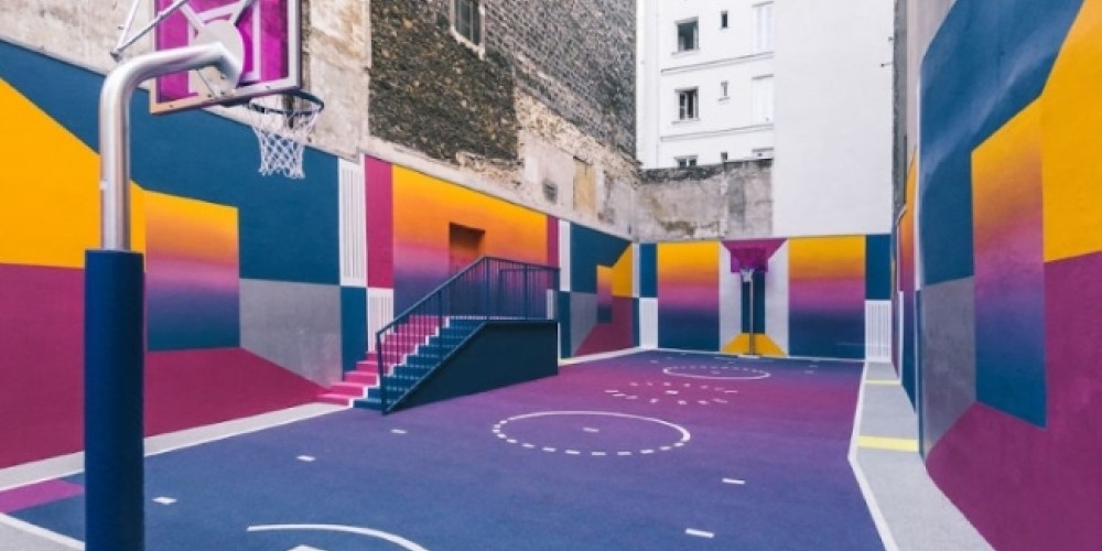 París ya tiene su propia cancha de básquet inspirada en los ’80 gracias a una marca deportiva