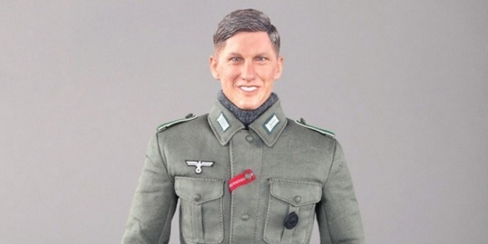 Schweinsteiger va a juicio con una empresa por crear un mu&ntilde;eco Nazi con su imagen