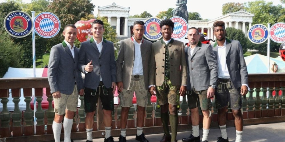 Con vía libre de su entrenador los jugadores del Bayern Múnich celebraron el Oktoberfest