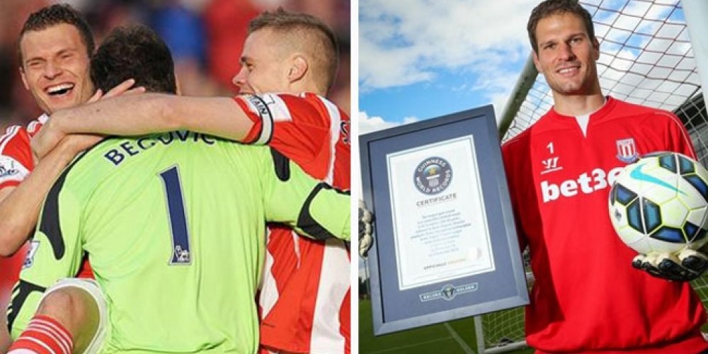 Begovic, arquero del Stoke City, entr&oacute; al Libro Guiness por el gol m&aacute;s lejano