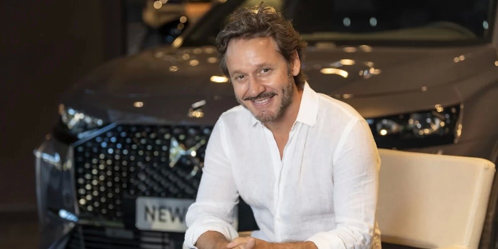 Benjam&iacute;n Vicu&ntilde;a invita a descubrir la elegancia silenciosa del lujo franc&eacute;s