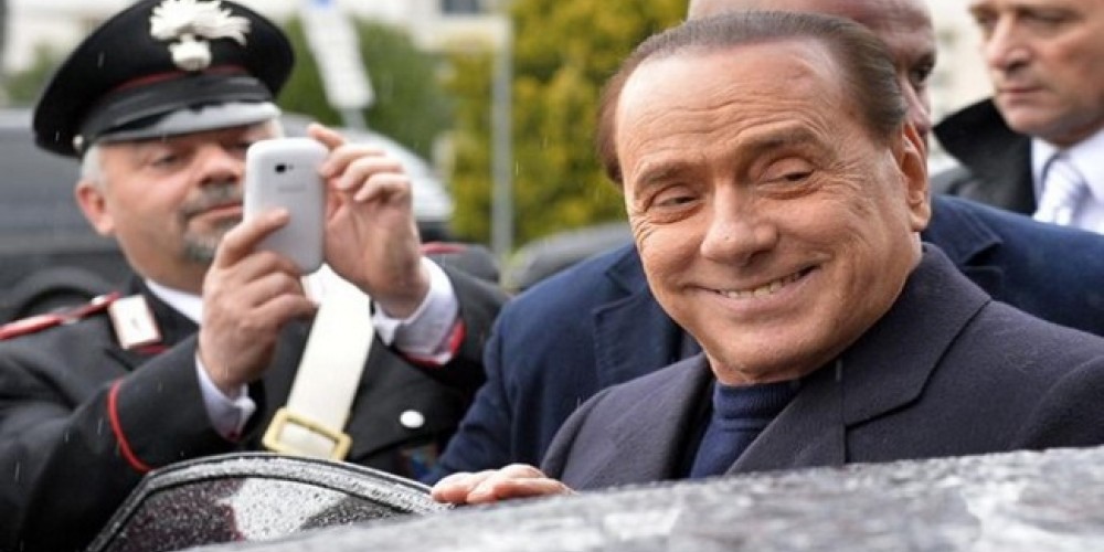 Berlusconi vende casi la mitad del Milan para poder comprar jugadores