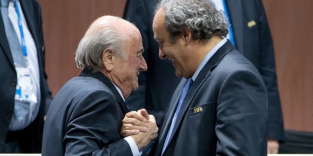 Joseph Blatter y Michel Platini fueron suspendidos por ocho años
