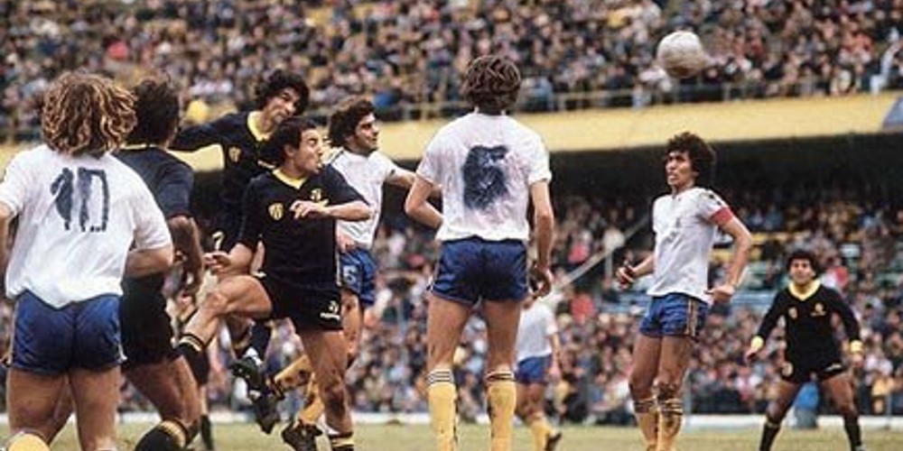 El día que Boca salió a jugar con los números de su camiseta pintados con marcador