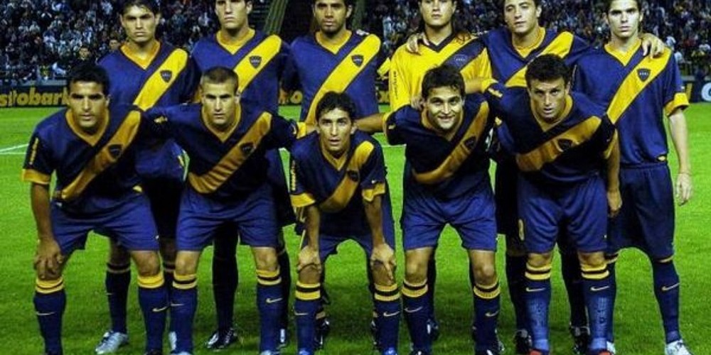 El día que Boca jugó con una camiseta similar a la de River